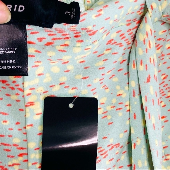 Torrid SELF TIE MID SHORT - CREPE MULTI DOTS & MINT BLUE - Picture 10 of 10